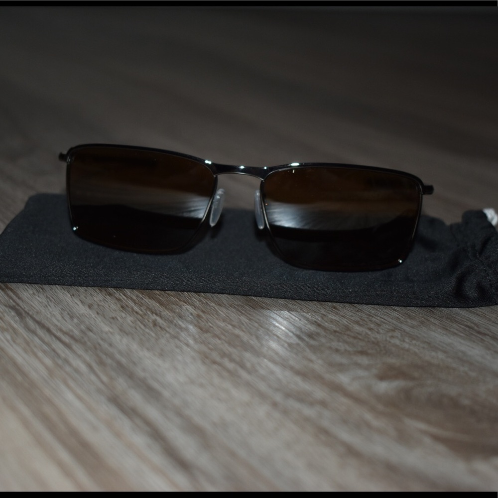 Men’s Oakley sunglasses